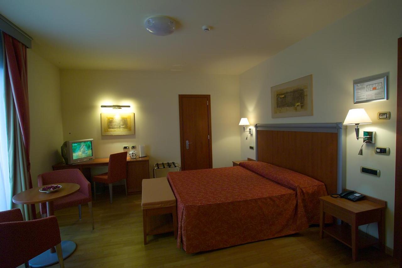 West Florence Campi Bisenzio Exteriör bild