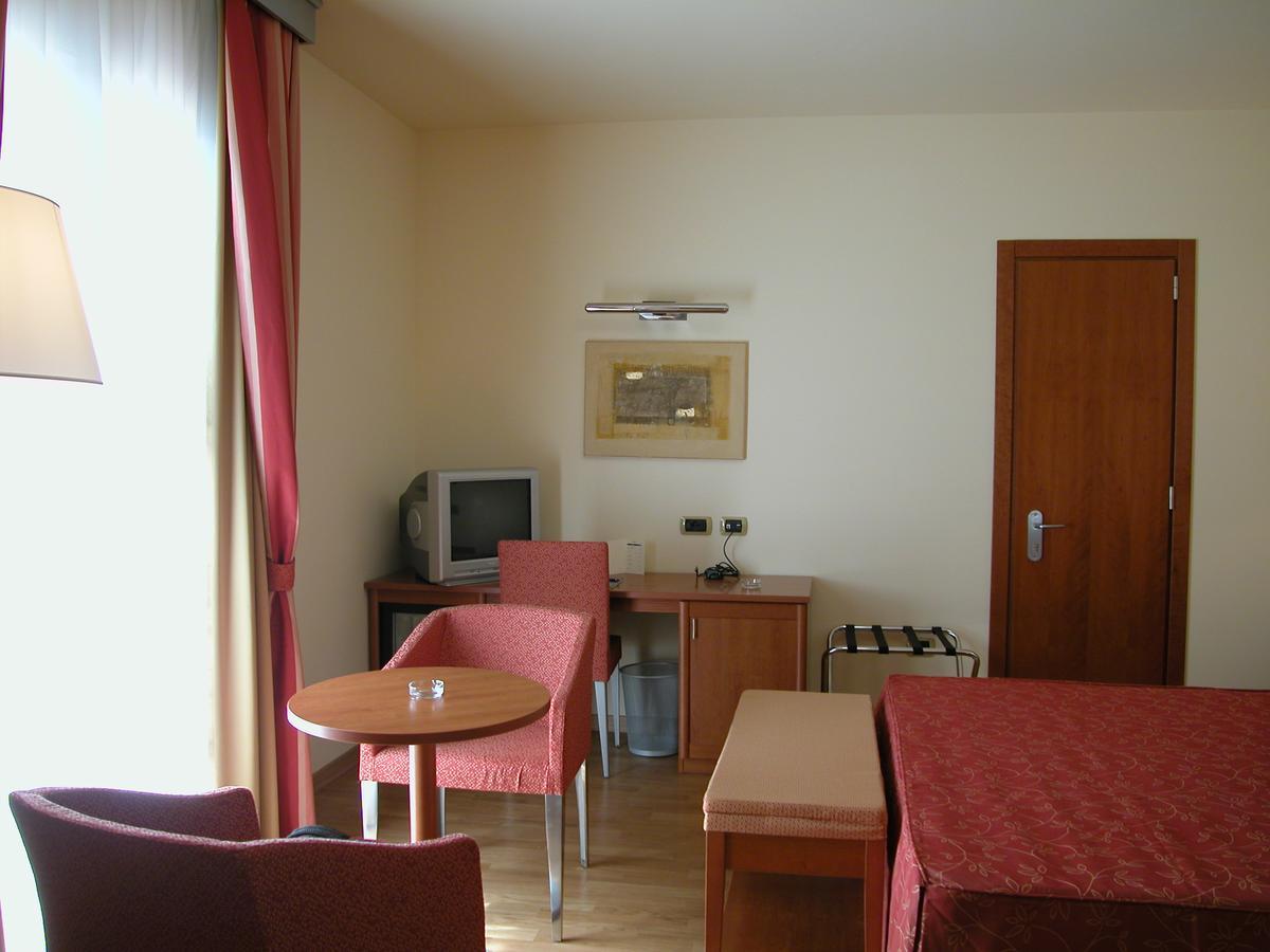 West Florence Campi Bisenzio Exteriör bild